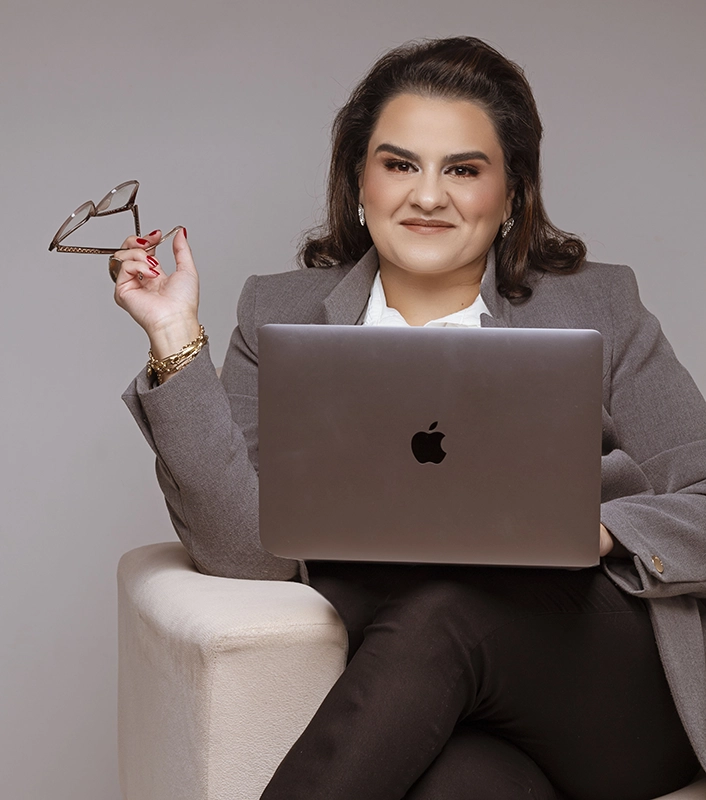 Dra. Faline Machado
